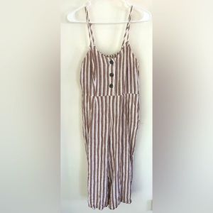Universal Threads Romper with pockets in good condition